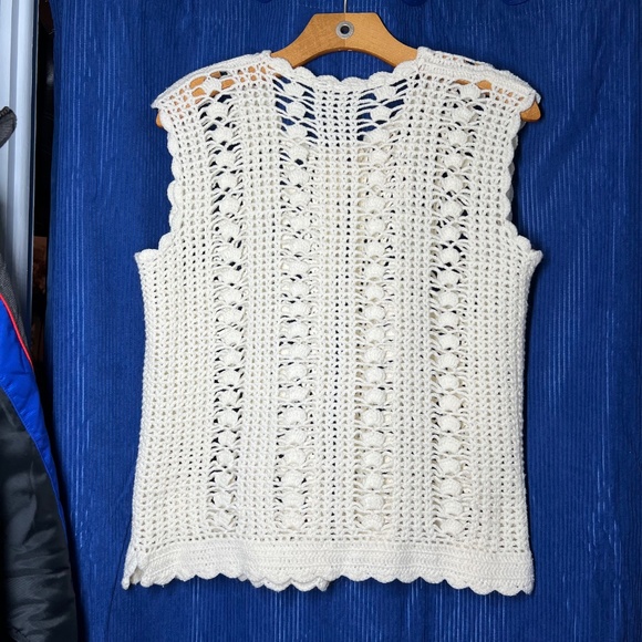 |•Handmade Crocheted Vest•| Cream One Size - Picture 3 of 13